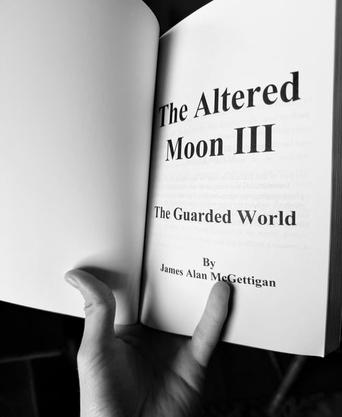 (Signed) The Altered Moon 3: The Guarded World (A Military sci-fi series ) (The Dust Cosmos Book 3)
